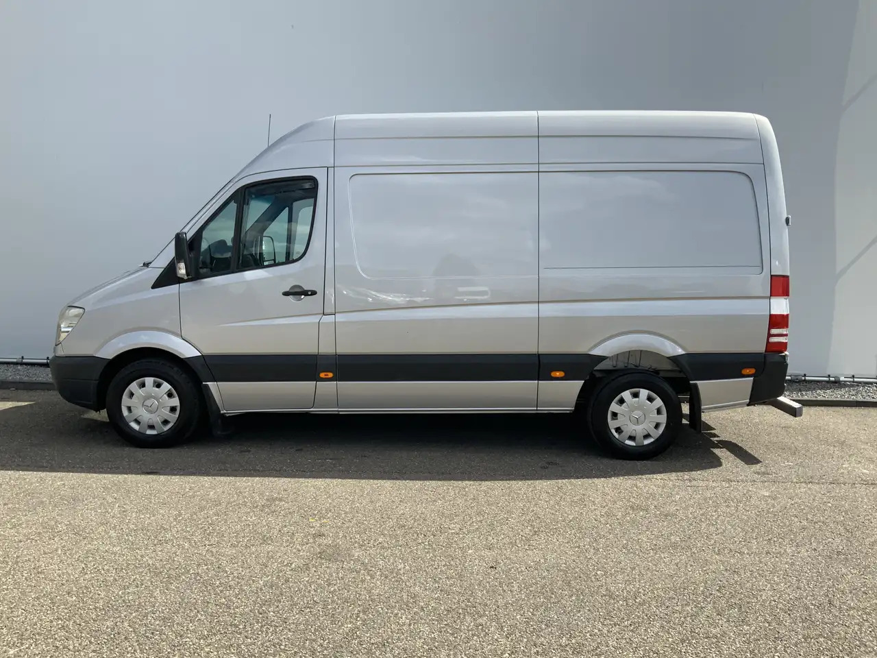 Mercedes-Benz Sprinter 318 3.0 CDI 366 L2 H2 Automaat Airco Cruise Camera - Furgon: slika Mercedes-Benz Sprinter 318 3.0 CDI 366 L2 H2 Automaat Airco Cruise Camera - Furgon Mercedes-Benz Sprinter 318 3.0 CDI 366 L2 H2 Automaat Airco Cruise Camera - Furgon: slika Mercedes-Benz Sprinter 318 3.0 CDI 366 L2 H2 Automaat Airco Cruise Camera - Furgon