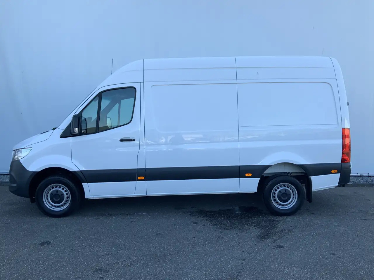 Mercedes-Benz Sprinter 319 3.0 CDI L2H2 Automaat Airco Navi Cruise Leer 3 - Furgon: slika Mercedes-Benz Sprinter 319 3.0 CDI L2H2 Automaat Airco Navi Cruise Leer 3 - Furgon Mercedes-Benz Sprinter 319 3.0 CDI L2H2 Automaat Airco Navi Cruise Leer 3 - Furgon: slika Mercedes-Benz Sprinter 319 3.0 CDI L2H2 Automaat Airco Navi Cruise Leer 3 - Furgon