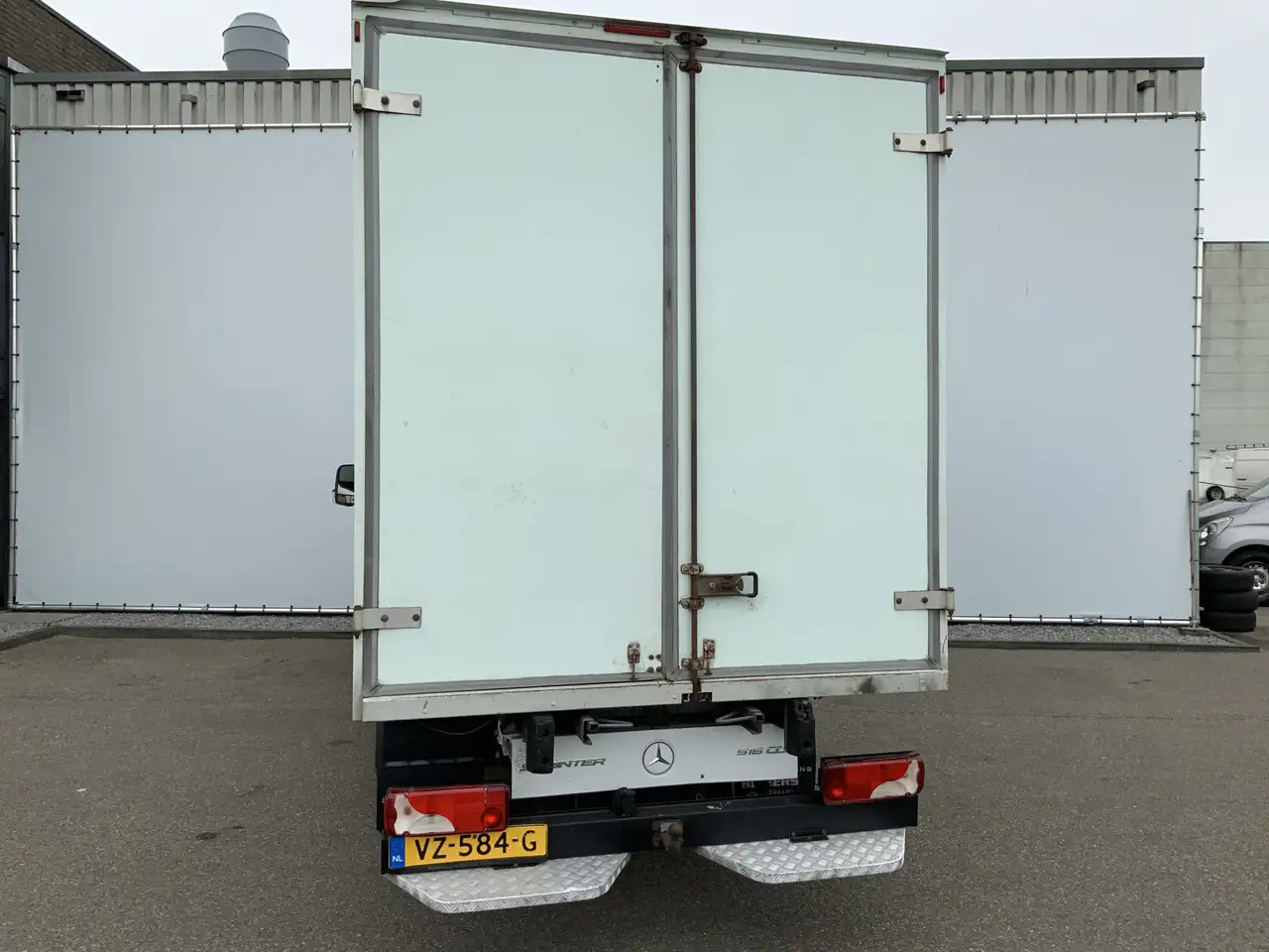 Mercedes-Benz Sprinter 516 2.2 CDI 432 Meubelbak&Deuren &Trap Airco 3 Zit - Dostavno vozilo sa zatvorenim sandukom: slika Mercedes-Benz Sprinter 516 2.2 CDI 432 Meubelbak&Deuren &Trap Airco 3 Zit - Dostavno vozilo sa zatvorenim sandukom Mercedes-Benz Sprinter 516 2.2 CDI 432 Meubelbak&Deuren &Trap Airco 3 Zit - Dostavno vozilo sa zatvorenim sandukom: slika Mercedes-Benz Sprinter 516 2.2 CDI 432 Meubelbak&Deuren &Trap Airco 3 Zit - Dostavno vozilo sa zatvorenim sandukom