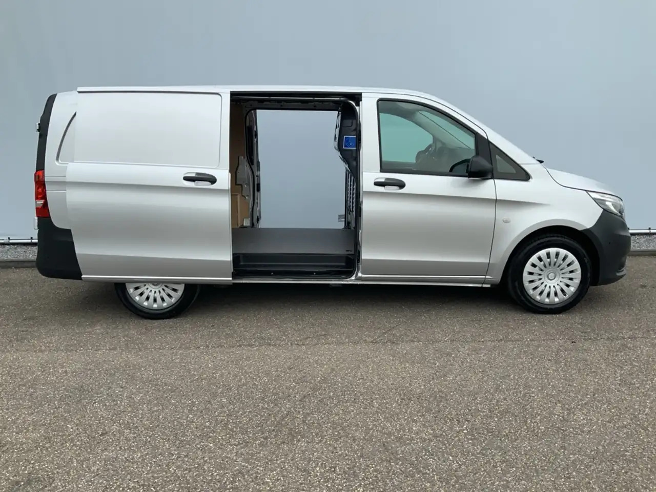 Mercedes-Benz Vito 119 CDI Lang Automaat Airco Cruise Trekhaak 2500 k - Furgon: slika Mercedes-Benz Vito 119 CDI Lang Automaat Airco Cruise Trekhaak 2500 k - Furgon Mercedes-Benz Vito 119 CDI Lang Automaat Airco Cruise Trekhaak 2500 k - Furgon: slika Mercedes-Benz Vito 119 CDI Lang Automaat Airco Cruise Trekhaak 2500 k - Furgon