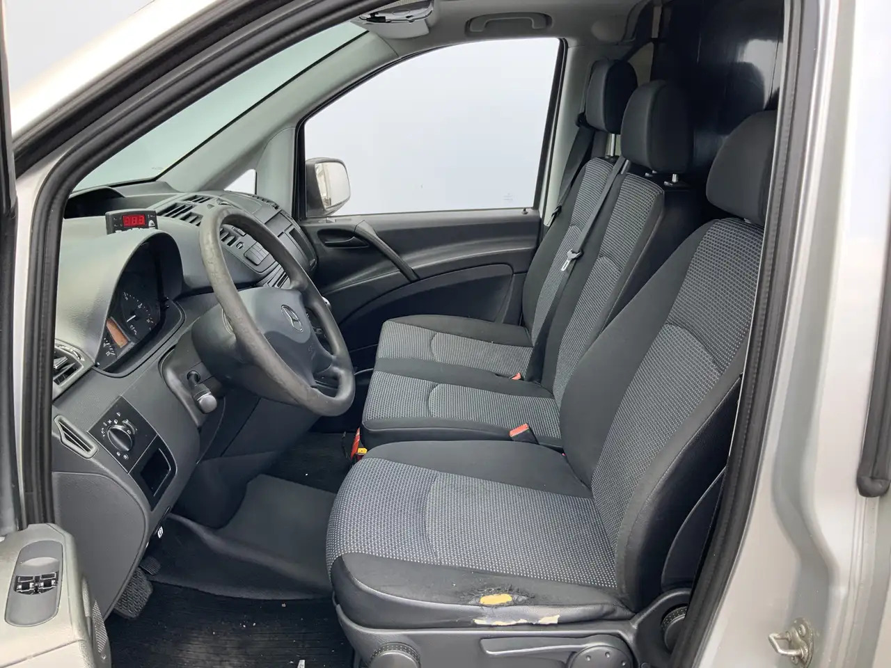 Zakup Mercedes-Benz Vito 122 CDI Automaat Koel Auto werkt 100 % 0.gr Airco Mercedes-Benz Vito 122 CDI Automaat Koel Auto werkt 100 % 0.gr Airco: slika Zakup Mercedes-Benz Vito 122 CDI Automaat Koel Auto werkt 100 % 0.gr Airco Mercedes-Benz Vito 122 CDI Automaat Koel Auto werkt 100 % 0.gr Airco