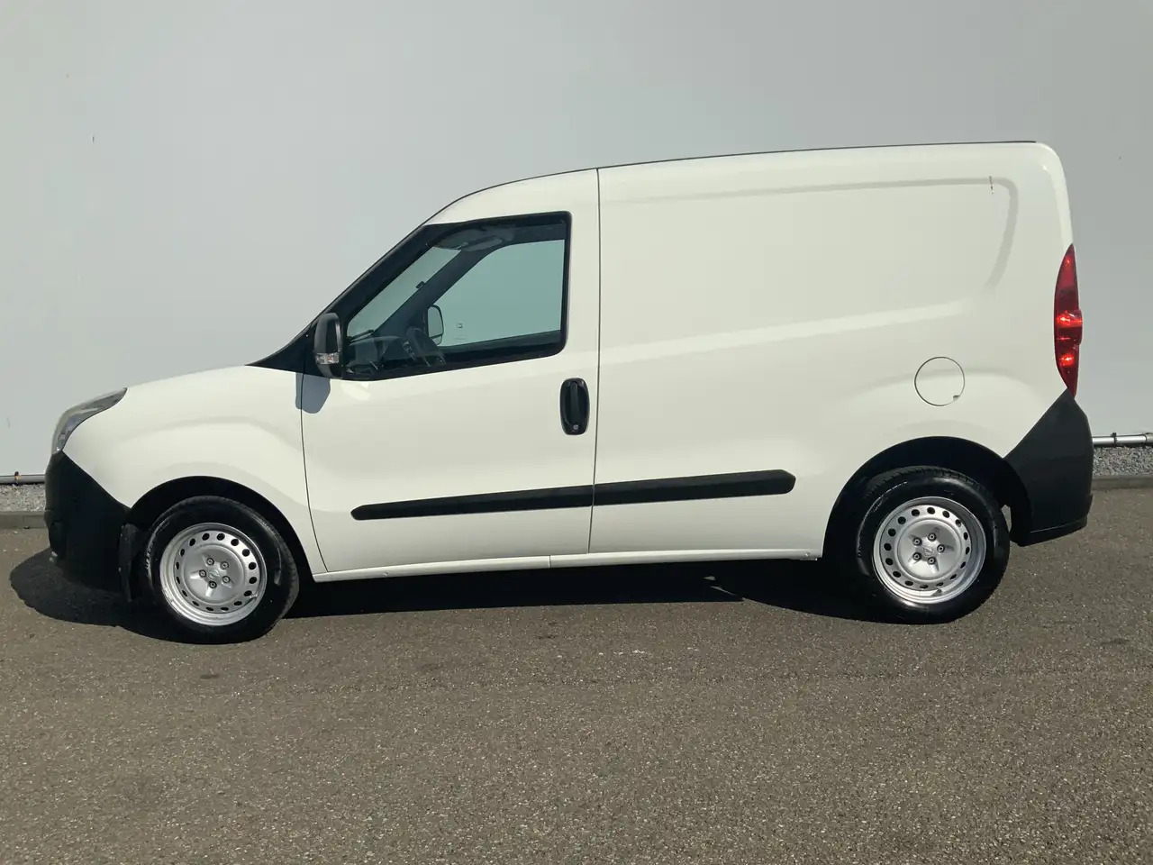 Opel Combo 1.3 CDTi L1H1 EXPORT ecoFLEX Edition Airco Trekhaa - Mali kombi: slika Opel Combo 1.3 CDTi L1H1 EXPORT ecoFLEX Edition Airco Trekhaa - Mali kombi Opel Combo 1.3 CDTi L1H1 EXPORT ecoFLEX Edition Airco Trekhaa - Mali kombi: slika Opel Combo 1.3 CDTi L1H1 EXPORT ecoFLEX Edition Airco Trekhaa - Mali kombi