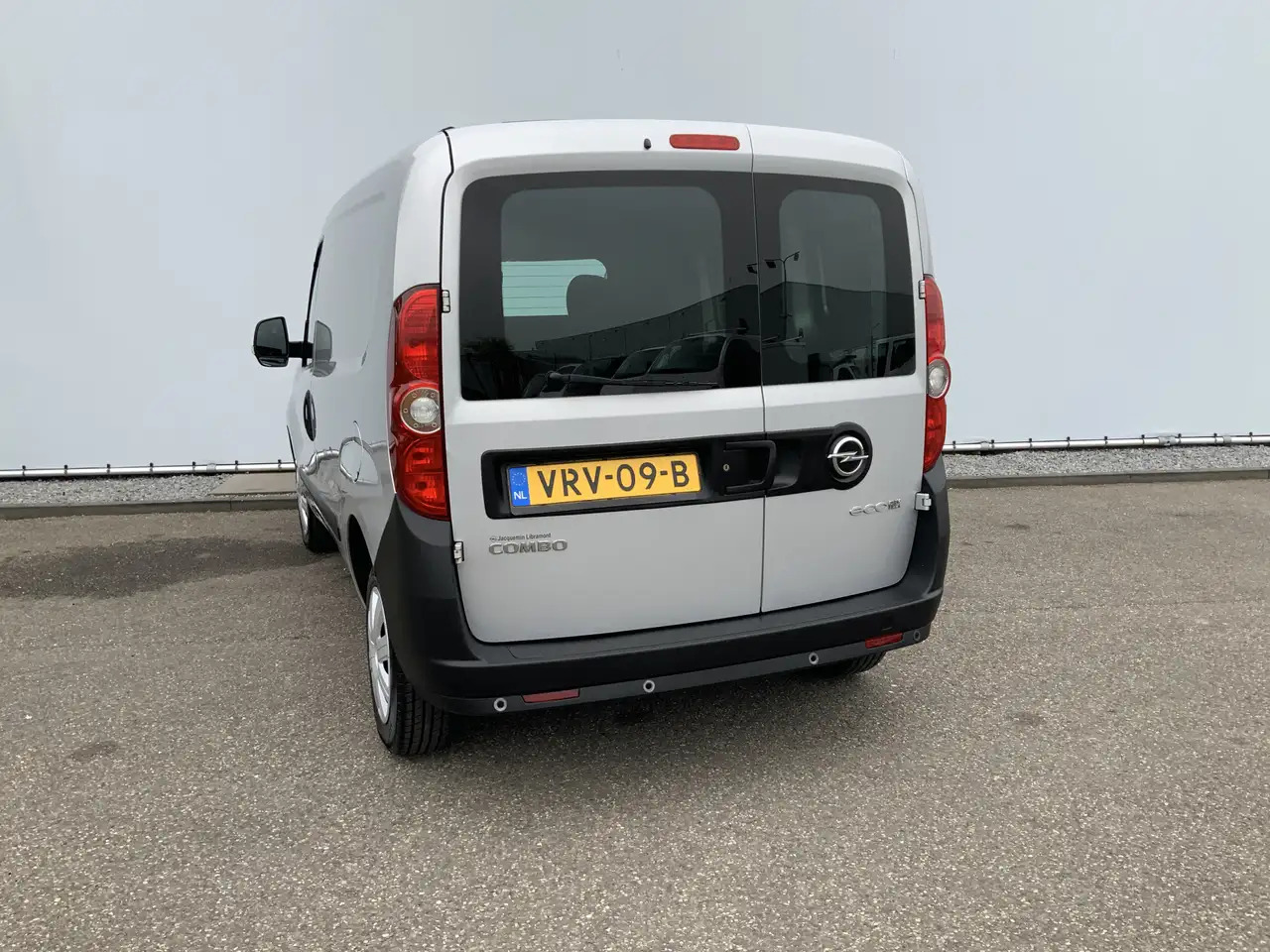 Opel Combo 1.3 CDTi L1H1 Edition Airco Euro 6 - Mali kombi: slika Opel Combo 1.3 CDTi L1H1 Edition Airco Euro 6 - Mali kombi Opel Combo 1.3 CDTi L1H1 Edition Airco Euro 6 - Mali kombi: slika Opel Combo 1.3 CDTi L1H1 Edition Airco Euro 6 - Mali kombi
