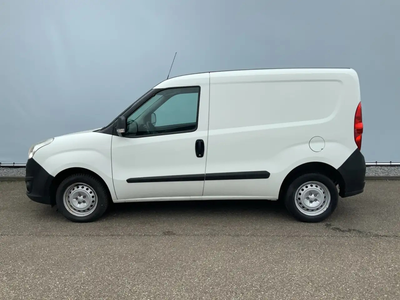 Opel Combo 1.3 CDTi L1H1 ecoFLEX Selection Airco Trekhaak 100 - Mali kombi: slika Opel Combo 1.3 CDTi L1H1 ecoFLEX Selection Airco Trekhaak 100 - Mali kombi Opel Combo 1.3 CDTi L1H1 ecoFLEX Selection Airco Trekhaak 100 - Mali kombi: slika Opel Combo 1.3 CDTi L1H1 ecoFLEX Selection Airco Trekhaak 100 - Mali kombi