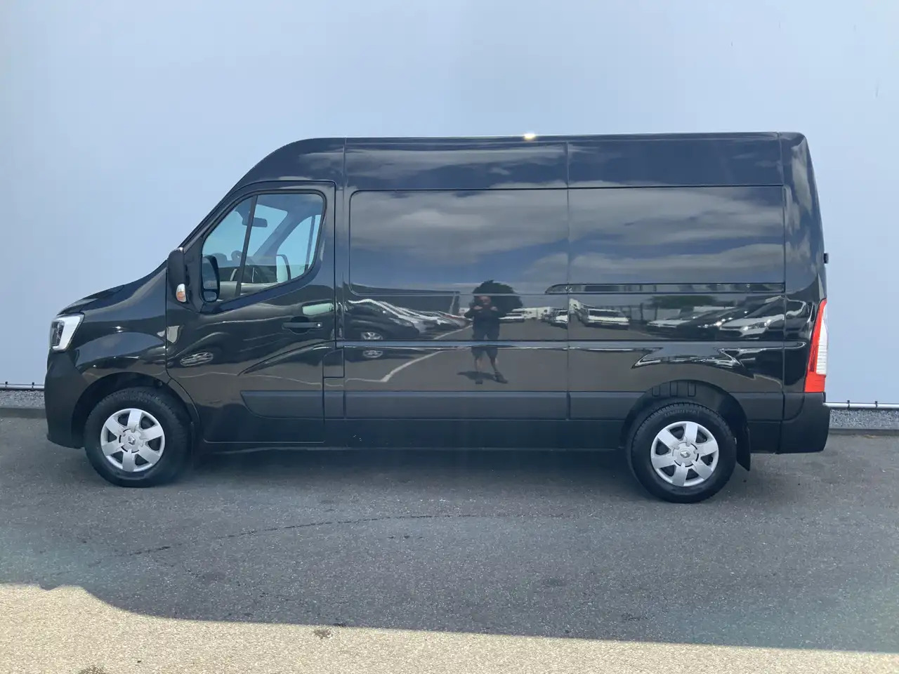 Renault Master T35 2.3 dCi 135 L2H2 Airco Cruise 3 Zits Camera Eu - Furgon: slika Renault Master T35 2.3 dCi 135 L2H2 Airco Cruise 3 Zits Camera Eu - Furgon Renault Master T35 2.3 dCi 135 L2H2 Airco Cruise 3 Zits Camera Eu - Furgon: slika Renault Master T35 2.3 dCi 135 L2H2 Airco Cruise 3 Zits Camera Eu - Furgon