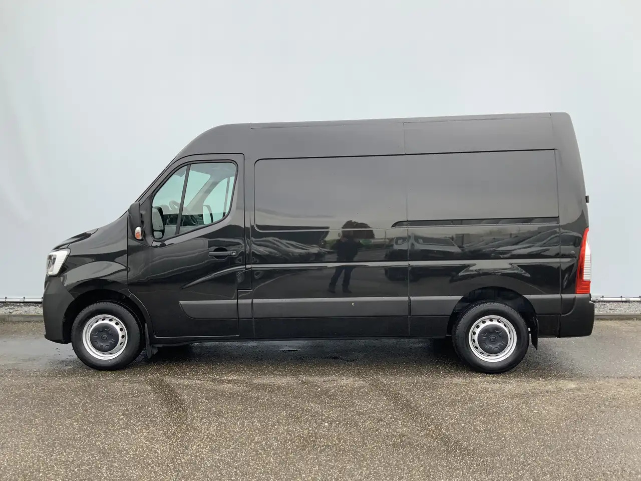 Renault Master T35 2.3 dCi 150 L2H2 Airco Cruise 3 Zits Camera Tr - Furgon: slika Renault Master T35 2.3 dCi 150 L2H2 Airco Cruise 3 Zits Camera Tr - Furgon Renault Master T35 2.3 dCi 150 L2H2 Airco Cruise 3 Zits Camera Tr - Furgon: slika Renault Master T35 2.3 dCi 150 L2H2 Airco Cruise 3 Zits Camera Tr - Furgon