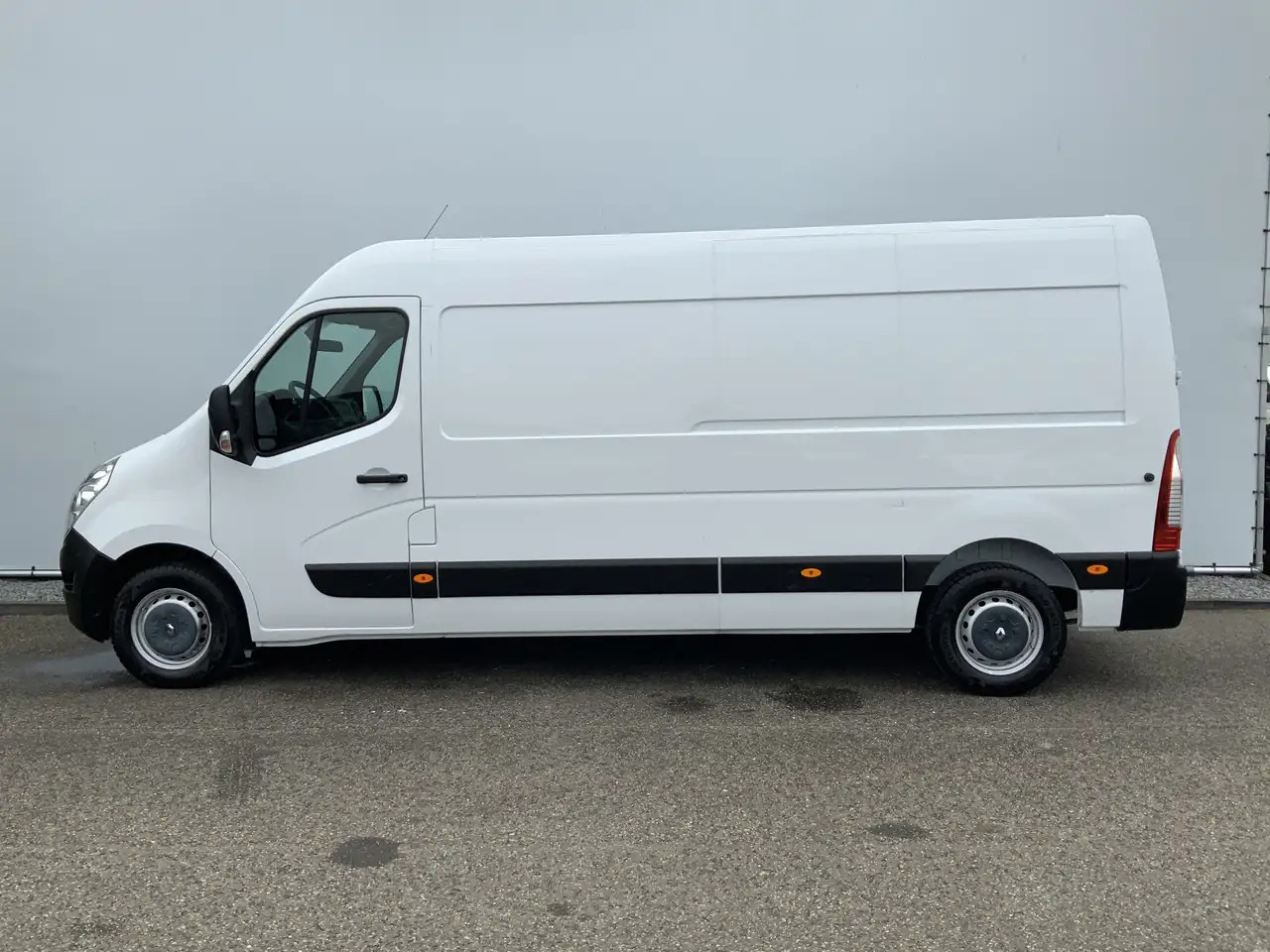 Renault Master T35 2.3 dCi L3H3 Maxi Airco Cruise 3 Zts Camera Eu - Furgon: slika Renault Master T35 2.3 dCi L3H3 Maxi Airco Cruise 3 Zts Camera Eu - Furgon Renault Master T35 2.3 dCi L3H3 Maxi Airco Cruise 3 Zts Camera Eu - Furgon: slika Renault Master T35 2.3 dCi L3H3 Maxi Airco Cruise 3 Zts Camera Eu - Furgon