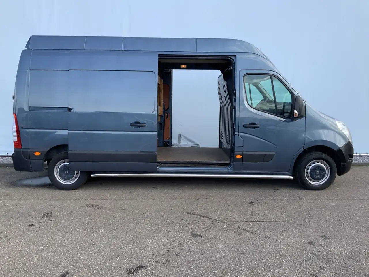 Renault Master T35 2.3 dCi L3H3 Maxi Airco Cruise Navi Side Bar E - Furgon: slika Renault Master T35 2.3 dCi L3H3 Maxi Airco Cruise Navi Side Bar E - Furgon Renault Master T35 2.3 dCi L3H3 Maxi Airco Cruise Navi Side Bar E - Furgon: slika Renault Master T35 2.3 dCi L3H3 Maxi Airco Cruise Navi Side Bar E - Furgon