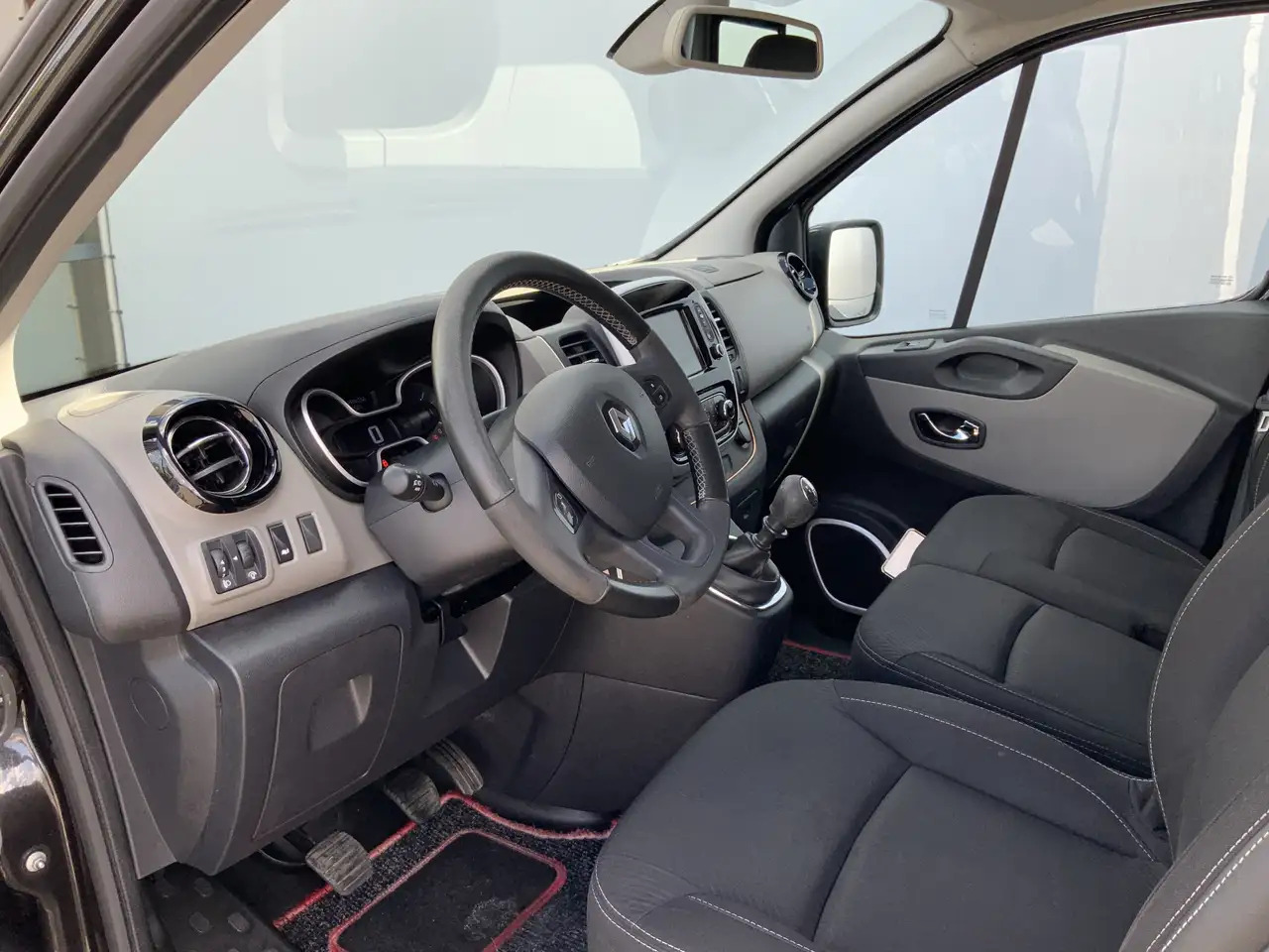 Renault Trafic 1.6 dCi T27 L1H1 Dub Cab Airco Cruise 6 Zits Alu V - Dostavno vozilo s dvostrukom kabinom: slika Renault Trafic 1.6 dCi T27 L1H1 Dub Cab Airco Cruise 6 Zits Alu V - Dostavno vozilo s dvostrukom kabinom Renault Trafic 1.6 dCi T27 L1H1 Dub Cab Airco Cruise 6 Zits Alu V - Dostavno vozilo s dvostrukom kabinom: slika Renault Trafic 1.6 dCi T27 L1H1 Dub Cab Airco Cruise 6 Zits Alu V - Dostavno vozilo s dvostrukom kabinom