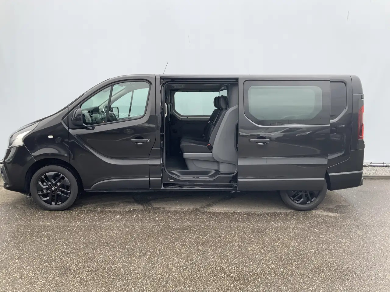 Renault Trafic 1.6 dCi T29 L2H1 Dub Cab 5 Zits Airco Cruise Navi - Dostavno vozilo s dvostrukom kabinom: slika Renault Trafic 1.6 dCi T29 L2H1 Dub Cab 5 Zits Airco Cruise Navi - Dostavno vozilo s dvostrukom kabinom Renault Trafic 1.6 dCi T29 L2H1 Dub Cab 5 Zits Airco Cruise Navi - Dostavno vozilo s dvostrukom kabinom: slika Renault Trafic 1.6 dCi T29 L2H1 Dub Cab 5 Zits Airco Cruise Navi - Dostavno vozilo s dvostrukom kabinom