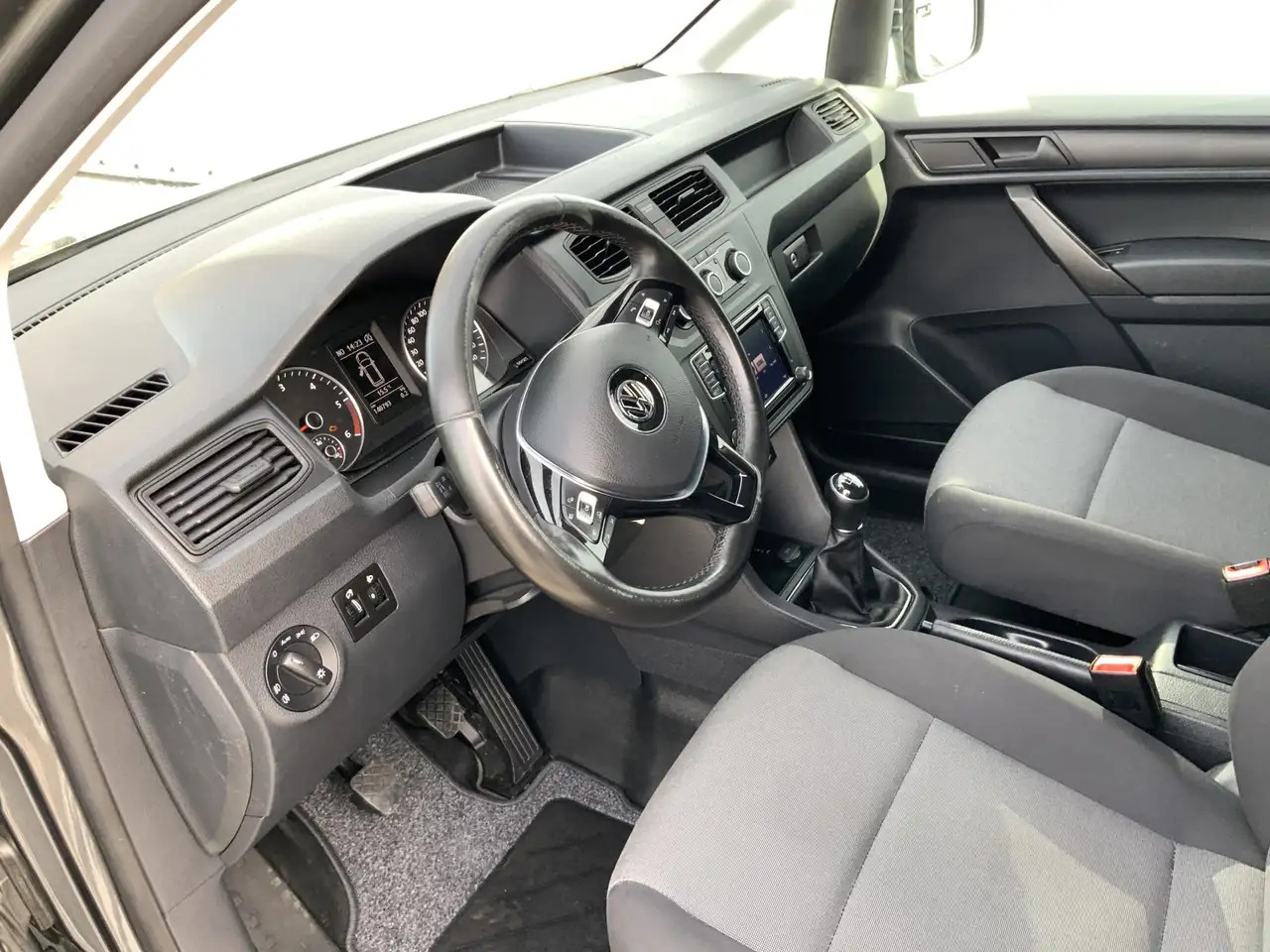 Volkswagen Caddy 2.0 TDI L2H1 BMT Maxi Exclusive Edtion Airco Navi - Mali kombi: slika Volkswagen Caddy 2.0 TDI L2H1 BMT Maxi Exclusive Edtion Airco Navi - Mali kombi Volkswagen Caddy 2.0 TDI L2H1 BMT Maxi Exclusive Edtion Airco Navi - Mali kombi: slika Volkswagen Caddy 2.0 TDI L2H1 BMT Maxi Exclusive Edtion Airco Navi - Mali kombi