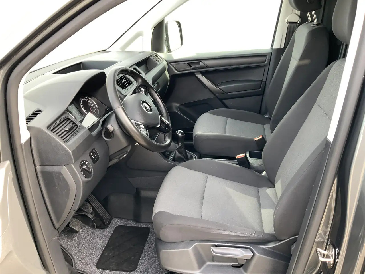 Volkswagen Caddy 2.0 TDI L2H1 BMT Maxi Exclusive Edtion Airco Navi - Mali kombi: slika Volkswagen Caddy 2.0 TDI L2H1 BMT Maxi Exclusive Edtion Airco Navi - Mali kombi Volkswagen Caddy 2.0 TDI L2H1 BMT Maxi Exclusive Edtion Airco Navi - Mali kombi: slika Volkswagen Caddy 2.0 TDI L2H1 BMT Maxi Exclusive Edtion Airco Navi - Mali kombi