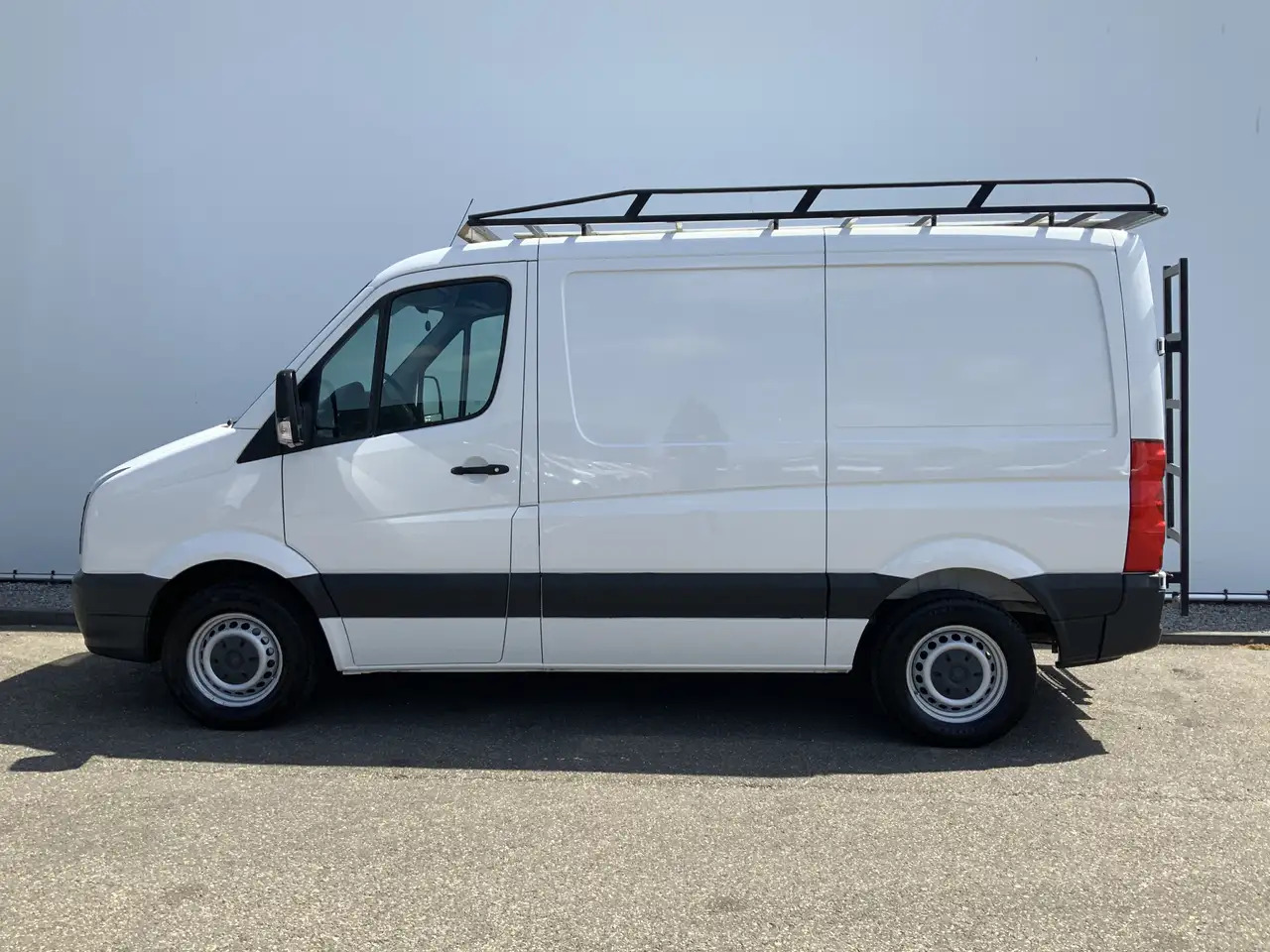 Volkswagen Crafter 35 2.0 TDI L1H1 Airco Cruise 3 Zits Trekhaak 2000 - Furgon: slika Volkswagen Crafter 35 2.0 TDI L1H1 Airco Cruise 3 Zits Trekhaak 2000 - Furgon Volkswagen Crafter 35 2.0 TDI L1H1 Airco Cruise 3 Zits Trekhaak 2000 - Furgon: slika Volkswagen Crafter 35 2.0 TDI L1H1 Airco Cruise 3 Zits Trekhaak 2000 - Furgon