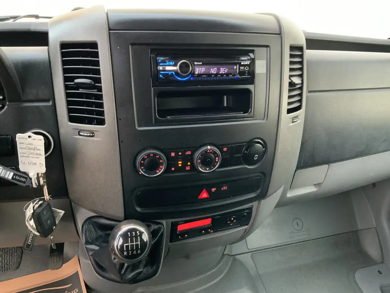 Volkswagen Crafter 35 2.0 TDI L3H1 Glasresteel Airco Cruise 3 Zits UI - Dostavno vozilo sa zatvorenim sandukom, Namjenska/ Posebna vozila: slika Volkswagen Crafter 35 2.0 TDI L3H1 Glasresteel Airco Cruise 3 Zits UI - Dostavno vozilo sa zatvorenim sandukom, Namjenska/ Posebna vozila Volkswagen Crafter 35 2.0 TDI L3H1 Glasresteel Airco Cruise 3 Zits UI - Dostavno vozilo sa zatvorenim sandukom, Namjenska/ Posebna vozila: slika Volkswagen Crafter 35 2.0 TDI L3H1 Glasresteel Airco Cruise 3 Zits UI - Dostavno vozilo sa zatvorenim sandukom, Namjenska/ Posebna vozila