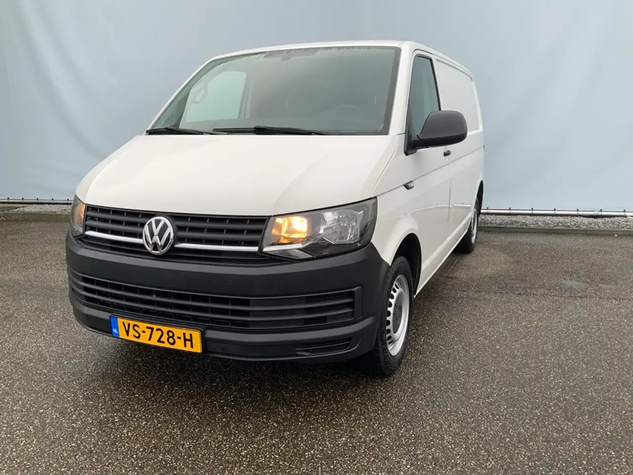 Volkswagen T6 Transporter 2.0 TDI L1H1 Comfortline Airco Navi Trekhaak 2200 - Furgon: slika Volkswagen T6 Transporter 2.0 TDI L1H1 Comfortline Airco Navi Trekhaak 2200 - Furgon Volkswagen T6 Transporter 2.0 TDI L1H1 Comfortline Airco Navi Trekhaak 2200 - Furgon: slika Volkswagen T6 Transporter 2.0 TDI L1H1 Comfortline Airco Navi Trekhaak 2200 - Furgon