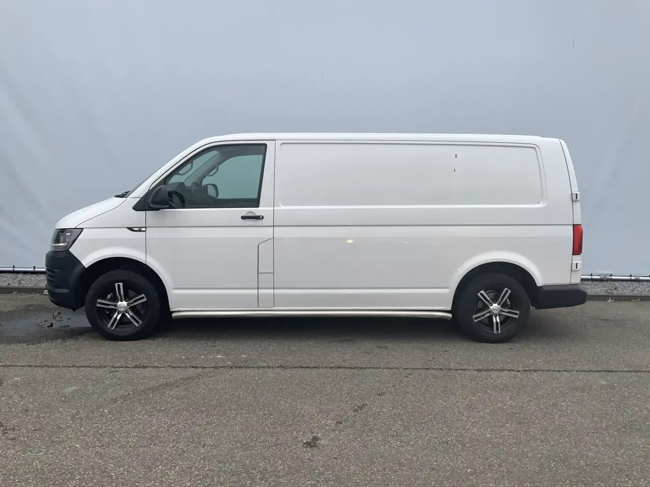 Volkswagen T6 Transporter 2.0 TDI L2H1 Airco Navi 3 Zits Alu Velg Euro 6 - Furgon: slika Volkswagen T6 Transporter 2.0 TDI L2H1 Airco Navi 3 Zits Alu Velg Euro 6 - Furgon Volkswagen T6 Transporter 2.0 TDI L2H1 Airco Navi 3 Zits Alu Velg Euro 6 - Furgon: slika Volkswagen T6 Transporter 2.0 TDI L2H1 Airco Navi 3 Zits Alu Velg Euro 6 - Furgon