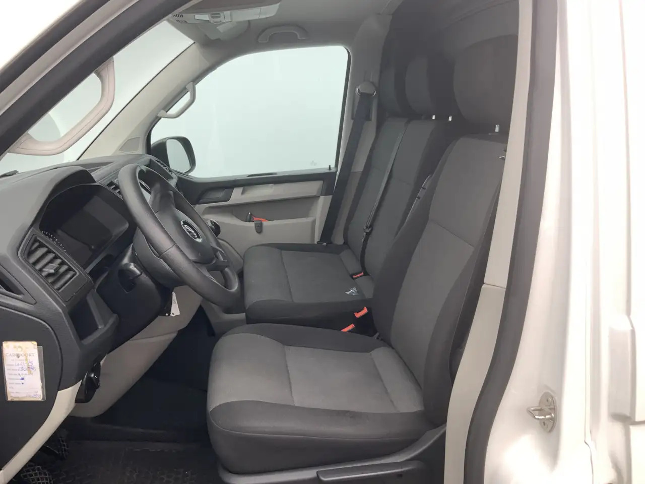 Volkswagen T6 Transporter 2.0 TDI L2H1 Airco Navi 3 Zits Alu Velg Euro 6 - Furgon: slika Volkswagen T6 Transporter 2.0 TDI L2H1 Airco Navi 3 Zits Alu Velg Euro 6 - Furgon Volkswagen T6 Transporter 2.0 TDI L2H1 Airco Navi 3 Zits Alu Velg Euro 6 - Furgon: slika Volkswagen T6 Transporter 2.0 TDI L2H1 Airco Navi 3 Zits Alu Velg Euro 6 - Furgon