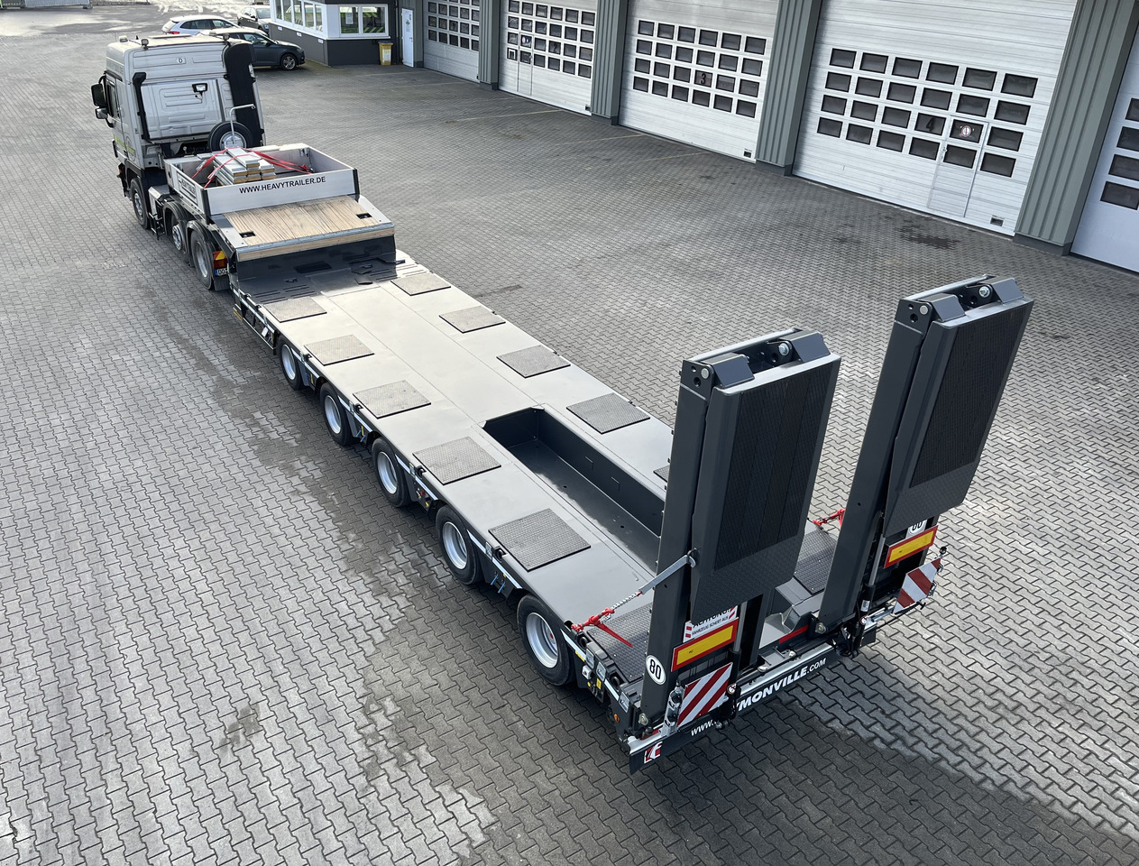 FAYMONVILLE 5-Achs-Tele-Semi mit Halbachsen "Twinaxle" und hydr. Rampen Auflieger - Poluprikolica s niskim utovarivačem: slika FAYMONVILLE 5-Achs-Tele-Semi mit Halbachsen "Twinaxle" und hydr. Rampen Auflieger - Poluprikolica s niskim utovarivačem FAYMONVILLE 5-Achs-Tele-Semi mit Halbachsen "Twinaxle" und hydr. Rampen Auflieger - Poluprikolica s niskim utovarivačem: slika FAYMONVILLE 5-Achs-Tele-Semi mit Halbachsen "Twinaxle" und hydr. Rampen Auflieger - Poluprikolica s niskim utovarivačem