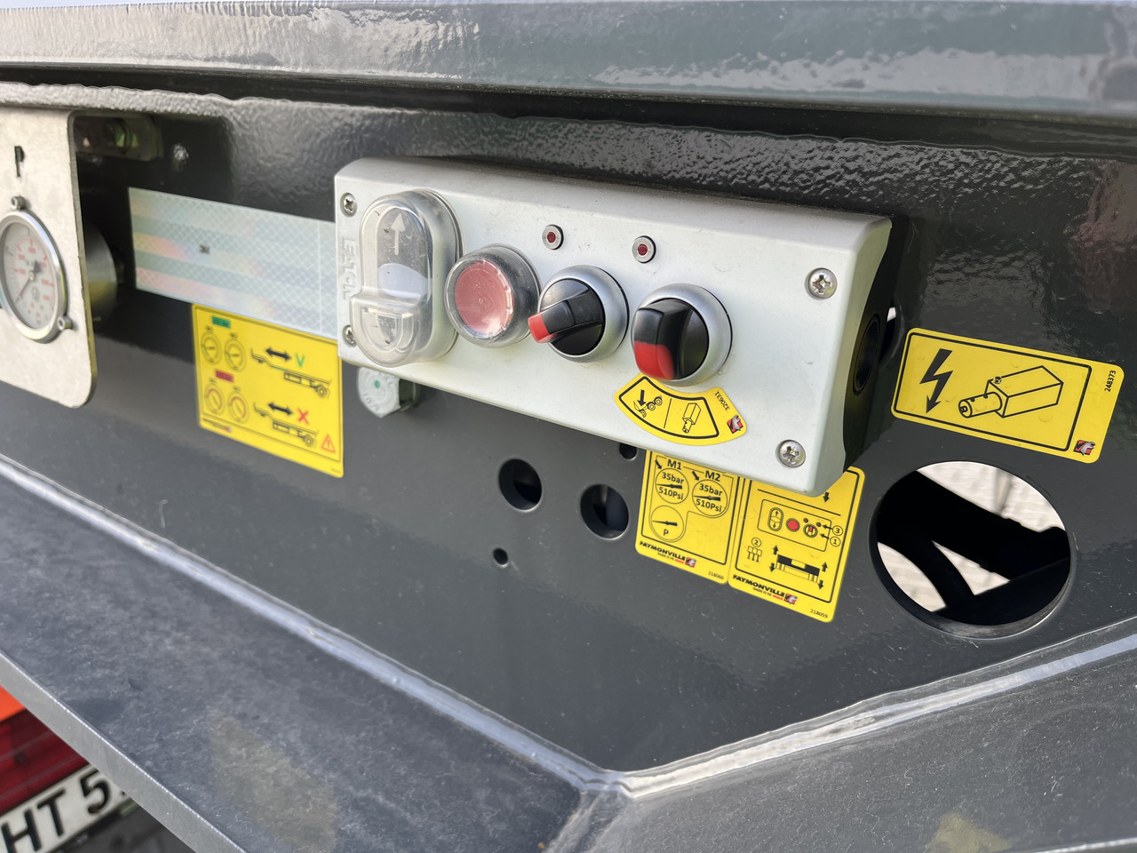 FAYMONVILLE 5-Achs-Tele-Semi mit Halbachsen "Twinaxle" und hydr. Rampen Auflieger - Poluprikolica s niskim utovarivačem: slika FAYMONVILLE 5-Achs-Tele-Semi mit Halbachsen "Twinaxle" und hydr. Rampen Auflieger - Poluprikolica s niskim utovarivačem FAYMONVILLE 5-Achs-Tele-Semi mit Halbachsen "Twinaxle" und hydr. Rampen Auflieger - Poluprikolica s niskim utovarivačem: slika FAYMONVILLE 5-Achs-Tele-Semi mit Halbachsen "Twinaxle" und hydr. Rampen Auflieger - Poluprikolica s niskim utovarivačem