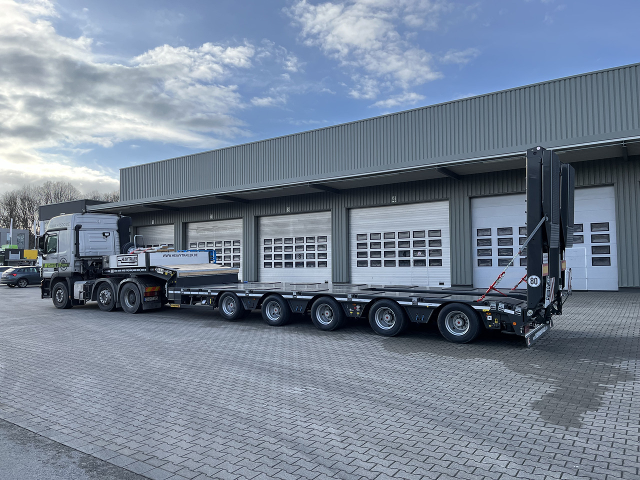 FAYMONVILLE 5-Achs-Tele-Semi mit Halbachsen "Twinaxle" und hydr. Rampen Auflieger - Poluprikolica s niskim utovarivačem: slika FAYMONVILLE 5-Achs-Tele-Semi mit Halbachsen "Twinaxle" und hydr. Rampen Auflieger - Poluprikolica s niskim utovarivačem FAYMONVILLE 5-Achs-Tele-Semi mit Halbachsen "Twinaxle" und hydr. Rampen Auflieger - Poluprikolica s niskim utovarivačem: slika FAYMONVILLE 5-Achs-Tele-Semi mit Halbachsen "Twinaxle" und hydr. Rampen Auflieger - Poluprikolica s niskim utovarivačem