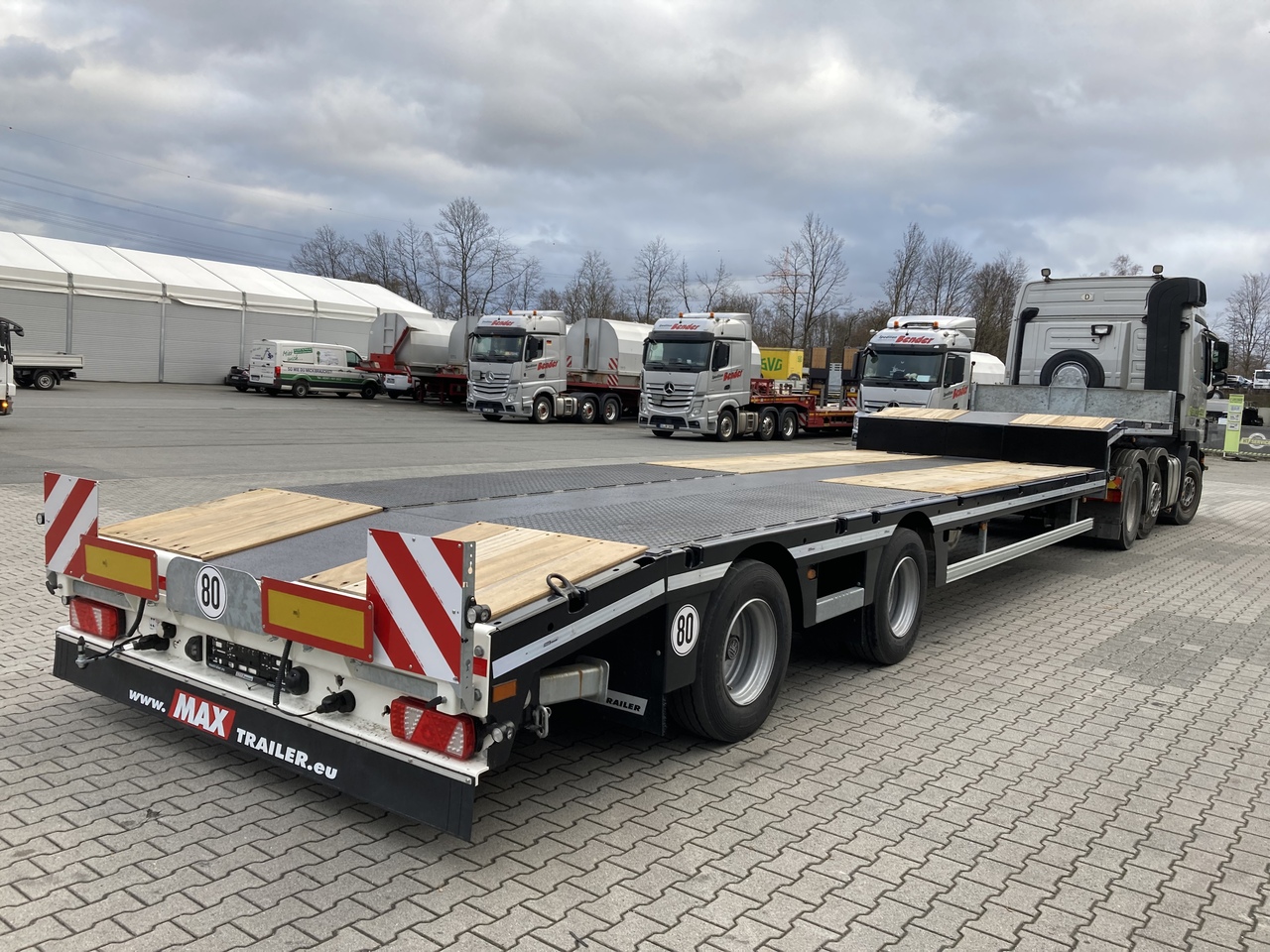 FAYMONVILLE MAX Trailer 2-Achs-Semi zwangsgelenkt - Poluprikolica s niskim utovarivačem: slika FAYMONVILLE MAX Trailer 2-Achs-Semi zwangsgelenkt - Poluprikolica s niskim utovarivačem FAYMONVILLE MAX Trailer 2-Achs-Semi zwangsgelenkt - Poluprikolica s niskim utovarivačem: slika FAYMONVILLE MAX Trailer 2-Achs-Semi zwangsgelenkt - Poluprikolica s niskim utovarivačem