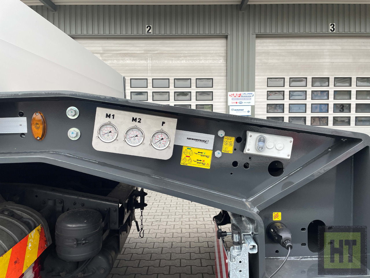 Faymonville 4-(1+3)-Achs-Tele-Semi-Radmulden-Rampen zg - Poluprikolica s niskim utovarivačem: slika Faymonville 4-(1+3)-Achs-Tele-Semi-Radmulden-Rampen zg - Poluprikolica s niskim utovarivačem Faymonville 4-(1+3)-Achs-Tele-Semi-Radmulden-Rampen zg - Poluprikolica s niskim utovarivačem: slika Faymonville 4-(1+3)-Achs-Tele-Semi-Radmulden-Rampen zg - Poluprikolica s niskim utovarivačem