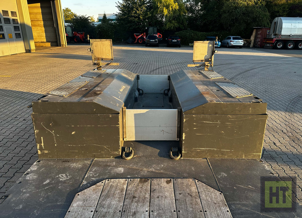 Faymonville MAX Trailer 2-Achs-Tiefbett mit Pendelachsen - Poluprikolica s niskim utovarivačem: slika Faymonville MAX Trailer 2-Achs-Tiefbett mit Pendelachsen - Poluprikolica s niskim utovarivačem Faymonville MAX Trailer 2-Achs-Tiefbett mit Pendelachsen - Poluprikolica s niskim utovarivačem: slika Faymonville MAX Trailer 2-Achs-Tiefbett mit Pendelachsen - Poluprikolica s niskim utovarivačem