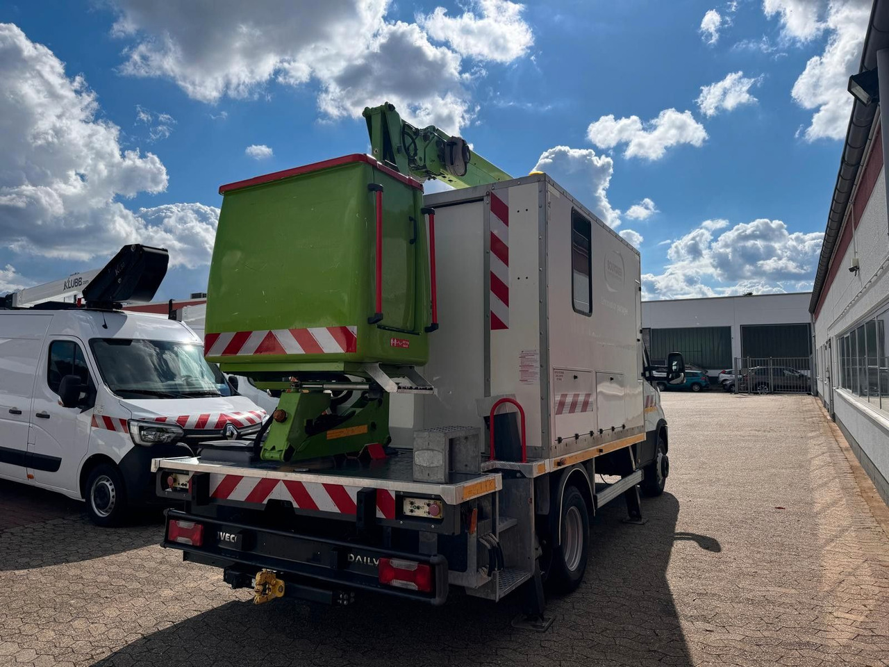 Iveco 70C18 Hubarbeitsbühne France Elevateur 172 CPL - Podizna platforma montirana na kamion: slika Iveco 70C18 Hubarbeitsbühne France Elevateur 172 CPL - Podizna platforma montirana na kamion Iveco 70C18 Hubarbeitsbühne France Elevateur 172 CPL - Podizna platforma montirana na kamion: slika Iveco 70C18 Hubarbeitsbühne France Elevateur 172 CPL - Podizna platforma montirana na kamion