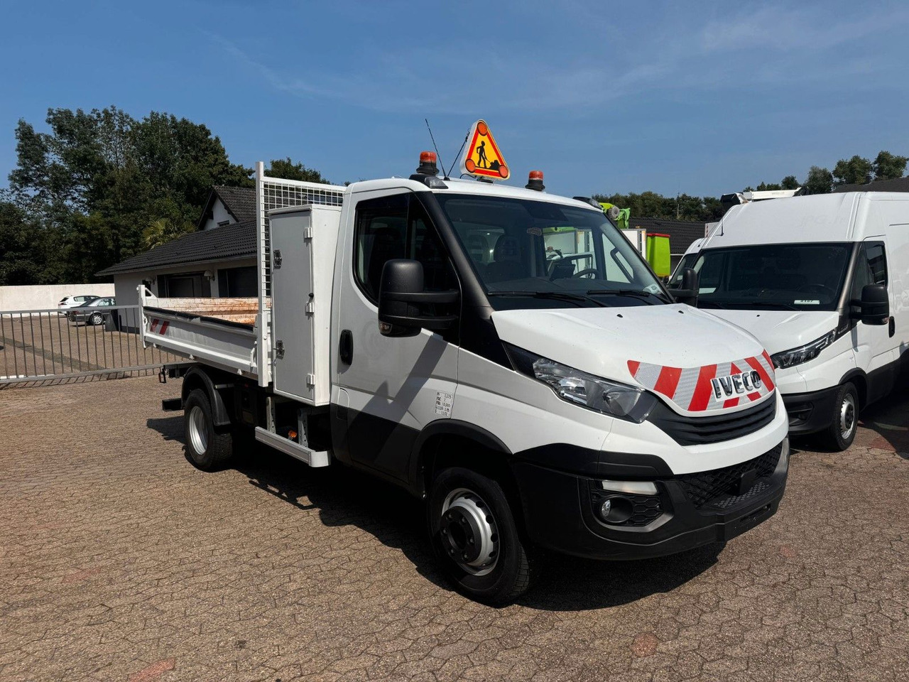 Iveco 70C18 Kipper 3625 kg Nutzlast! Klima EURO 6C - Mali kamion kiper: slika Iveco 70C18 Kipper 3625 kg Nutzlast! Klima EURO 6C - Mali kamion kiper Iveco 70C18 Kipper 3625 kg Nutzlast! Klima EURO 6C - Mali kamion kiper: slika Iveco 70C18 Kipper 3625 kg Nutzlast! Klima EURO 6C - Mali kamion kiper