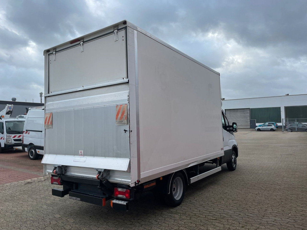 Iveco Daily Koffer 4.2m Ladebordwand Dhollandia Klima - Dostavno vozilo sa zatvorenim sandukom: slika Iveco Daily Koffer 4.2m Ladebordwand Dhollandia Klima - Dostavno vozilo sa zatvorenim sandukom Iveco Daily Koffer 4.2m Ladebordwand Dhollandia Klima - Dostavno vozilo sa zatvorenim sandukom: slika Iveco Daily Koffer 4.2m Ladebordwand Dhollandia Klima - Dostavno vozilo sa zatvorenim sandukom