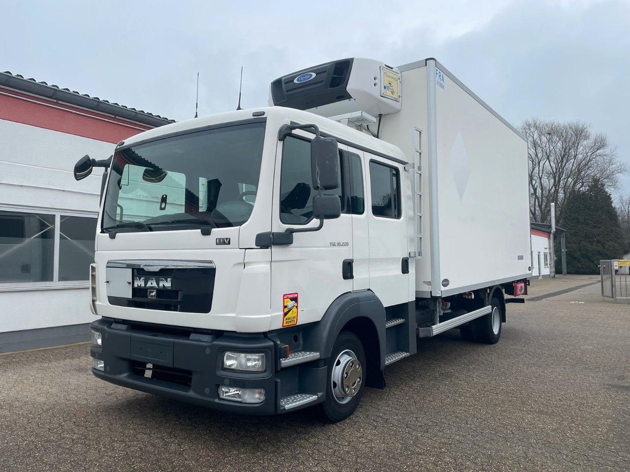 MAN TGL 10.220 EEV Doka Tiefkühlkoffer Ladebordwand - Kamion sandučar: slika MAN TGL 10.220 EEV Doka Tiefkühlkoffer Ladebordwand - Kamion sandučar MAN TGL 10.220 EEV Doka Tiefkühlkoffer Ladebordwand - Kamion sandučar: slika MAN TGL 10.220 EEV Doka Tiefkühlkoffer Ladebordwand - Kamion sandučar