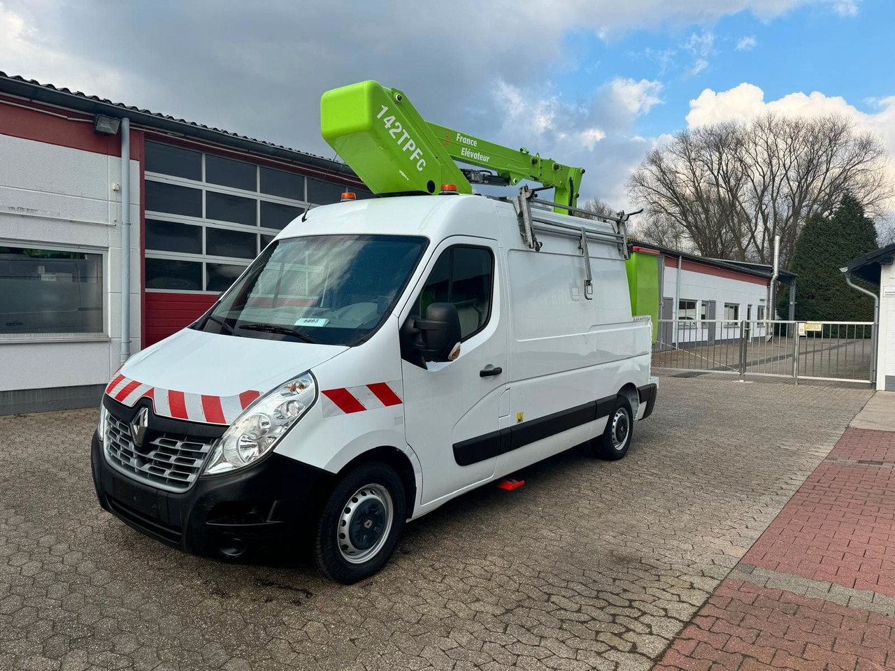 Renault Master Steiger France Elévateur 142 TPFc - Podizna platforma montirana na kamion: slika Renault Master Steiger France Elévateur 142 TPFc - Podizna platforma montirana na kamion Renault Master Steiger France Elévateur 142 TPFc - Podizna platforma montirana na kamion: slika Renault Master Steiger France Elévateur 142 TPFc - Podizna platforma montirana na kamion