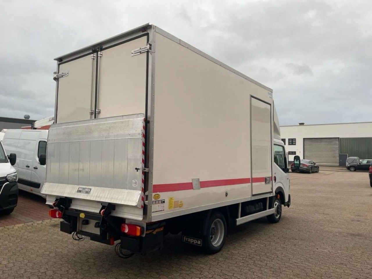 Renault Maxity Tiefkühlkoffer Multi-Temp Ladebordwand - Dostavno vozilo hladnjača: slika Renault Maxity Tiefkühlkoffer Multi-Temp Ladebordwand - Dostavno vozilo hladnjača Renault Maxity Tiefkühlkoffer Multi-Temp Ladebordwand - Dostavno vozilo hladnjača: slika Renault Maxity Tiefkühlkoffer Multi-Temp Ladebordwand - Dostavno vozilo hladnjača