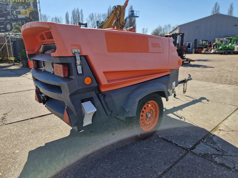 Atlas-Copco XAS57 in zeer nette staat - Zračni kompresor: slika Atlas-Copco XAS57 in zeer nette staat - Zračni kompresor Atlas-Copco XAS57 in zeer nette staat - Zračni kompresor: slika Atlas-Copco XAS57 in zeer nette staat - Zračni kompresor