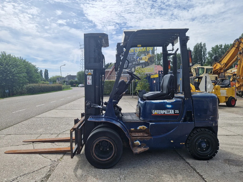 Caterpillar DP25K - Diesel viličar: slika Caterpillar DP25K - Diesel viličar Caterpillar DP25K - Diesel viličar: slika Caterpillar DP25K - Diesel viličar