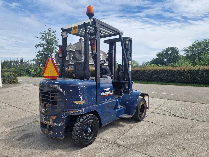 Caterpillar DP25K met breed vorkenbord - Diesel viličar: slika Caterpillar DP25K met breed vorkenbord - Diesel viličar Caterpillar DP25K met breed vorkenbord - Diesel viličar: slika Caterpillar DP25K met breed vorkenbord - Diesel viličar