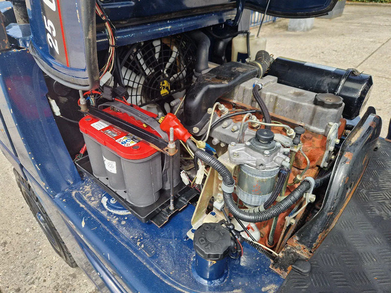 Caterpillar DP25K met breed vorkenbord - Diesel viličar: slika Caterpillar DP25K met breed vorkenbord - Diesel viličar Caterpillar DP25K met breed vorkenbord - Diesel viličar: slika Caterpillar DP25K met breed vorkenbord - Diesel viličar