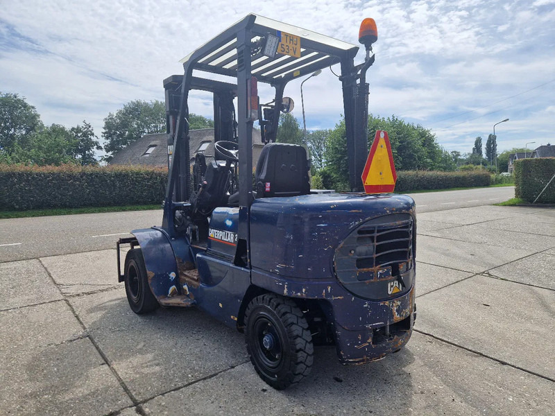 Caterpillar DP25K met breed vorkenbord - Diesel viličar: slika Caterpillar DP25K met breed vorkenbord - Diesel viličar Caterpillar DP25K met breed vorkenbord - Diesel viličar: slika Caterpillar DP25K met breed vorkenbord - Diesel viličar