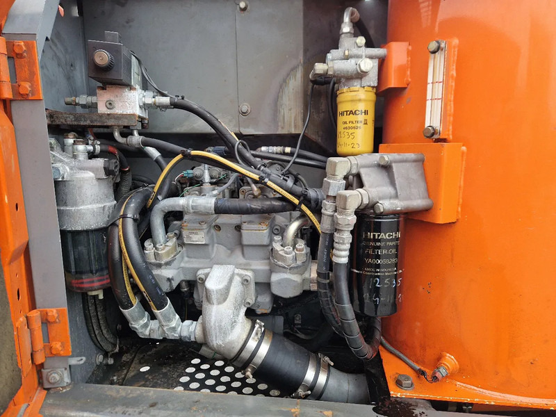 Hitachi ZX160LC-3 met zeer net rijwerk - Bager gusjeničar: slika Hitachi ZX160LC-3 met zeer net rijwerk - Bager gusjeničar Hitachi ZX160LC-3 met zeer net rijwerk - Bager gusjeničar: slika Hitachi ZX160LC-3 met zeer net rijwerk - Bager gusjeničar