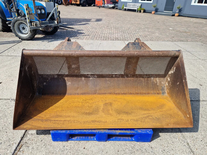 Jeroen van Leeuwen schepbak voor Volvo L30/L35 - Korpa za Građevinski strojevi: slika Jeroen van Leeuwen schepbak voor Volvo L30/L35 - Korpa za Građevinski strojevi Jeroen van Leeuwen schepbak voor Volvo L30/L35 - Korpa za Građevinski strojevi: slika Jeroen van Leeuwen schepbak voor Volvo L30/L35 - Korpa za Građevinski strojevi