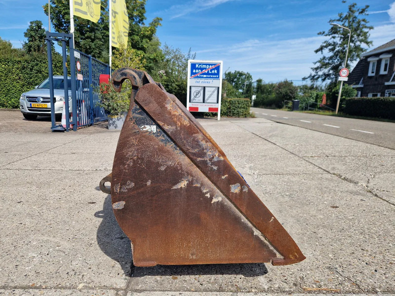 Jeroen van Leeuwen schepbak voor Volvo L30/L35 - Korpa za Građevinski strojevi: slika Jeroen van Leeuwen schepbak voor Volvo L30/L35 - Korpa za Građevinski strojevi Jeroen van Leeuwen schepbak voor Volvo L30/L35 - Korpa za Građevinski strojevi: slika Jeroen van Leeuwen schepbak voor Volvo L30/L35 - Korpa za Građevinski strojevi