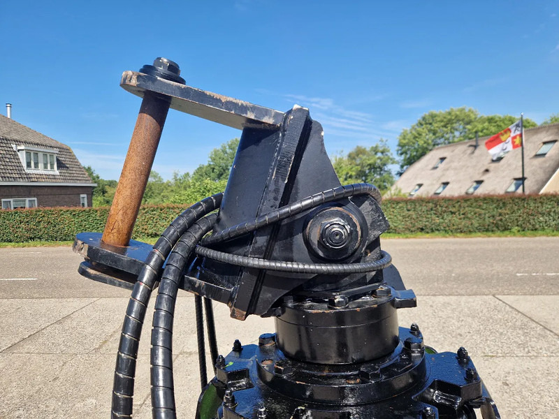 Rozzi 6-schalen roterend en knijpend - Grajfer: slika Rozzi 6-schalen roterend en knijpend - Grajfer Rozzi 6-schalen roterend en knijpend - Grajfer: slika Rozzi 6-schalen roterend en knijpend - Grajfer