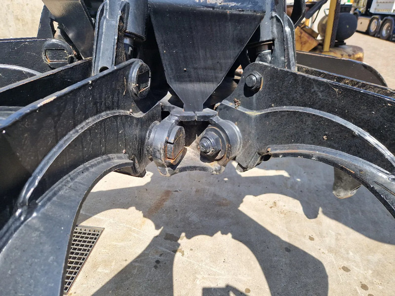 Rozzi 6-schalen roterend en knijpend - Grajfer: slika Rozzi 6-schalen roterend en knijpend - Grajfer Rozzi 6-schalen roterend en knijpend - Grajfer: slika Rozzi 6-schalen roterend en knijpend - Grajfer