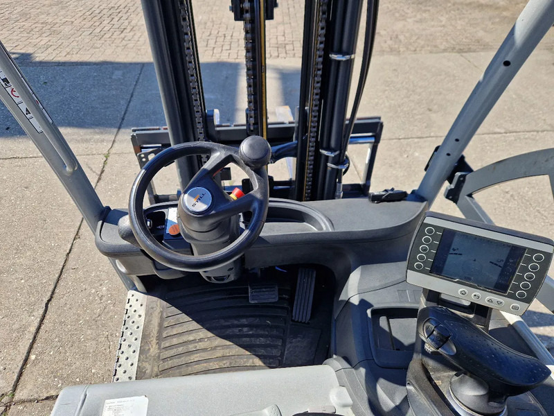 Električni viličar Still RX20-16 met nieuwe veiligheidskeuring: slika Električni viličar Still RX20-16 met nieuwe veiligheidskeuring Električni viličar Still RX20-16 met nieuwe veiligheidskeuring: slika Električni viličar Still RX20-16 met nieuwe veiligheidskeuring