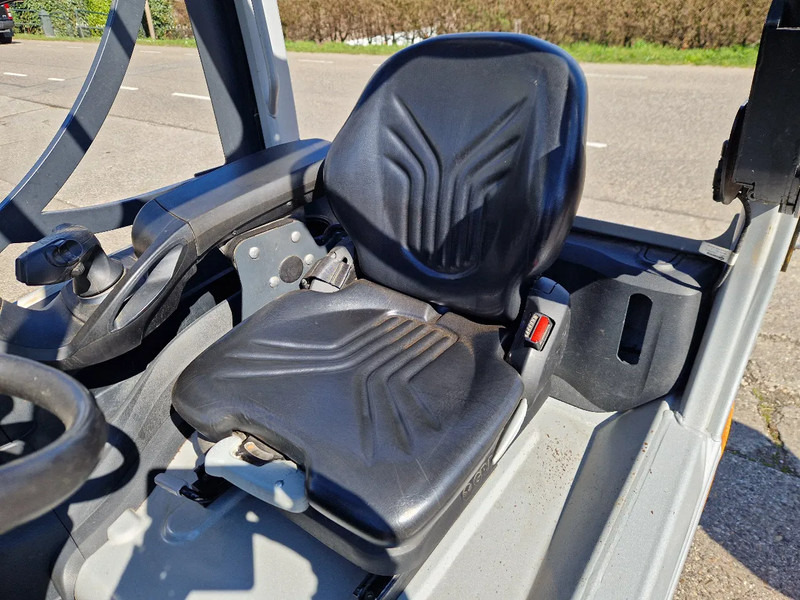 Električni viličar Still RX20-16 met nieuwe veiligheidskeuring: slika Električni viličar Still RX20-16 met nieuwe veiligheidskeuring Električni viličar Still RX20-16 met nieuwe veiligheidskeuring: slika Električni viličar Still RX20-16 met nieuwe veiligheidskeuring