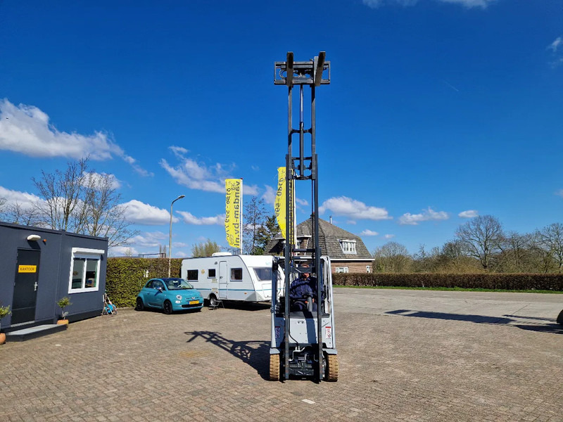 Električni viličar Still RX20-16 met nieuwe veiligheidskeuring: slika Električni viličar Still RX20-16 met nieuwe veiligheidskeuring Električni viličar Still RX20-16 met nieuwe veiligheidskeuring: slika Električni viličar Still RX20-16 met nieuwe veiligheidskeuring
