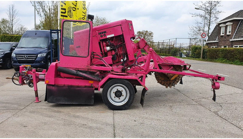 VERMEER SC1102 stobbenfrees/stronkenfrees op aanhanger - Drobilica stabala: slika VERMEER SC1102 stobbenfrees/stronkenfrees op aanhanger - Drobilica stabala VERMEER SC1102 stobbenfrees/stronkenfrees op aanhanger - Drobilica stabala: slika VERMEER SC1102 stobbenfrees/stronkenfrees op aanhanger - Drobilica stabala