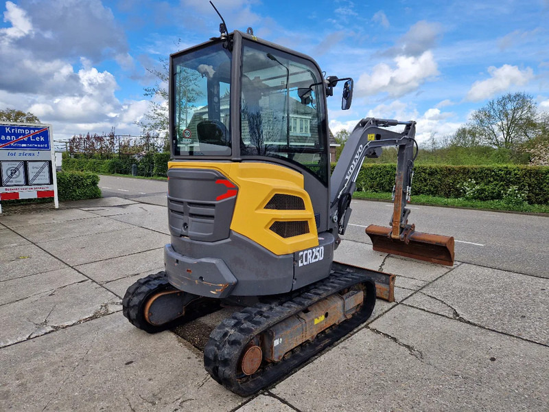 Volvo ECR25D met 2562 uur - Mini bager: slika Volvo ECR25D met 2562 uur - Mini bager Volvo ECR25D met 2562 uur - Mini bager: slika Volvo ECR25D met 2562 uur - Mini bager