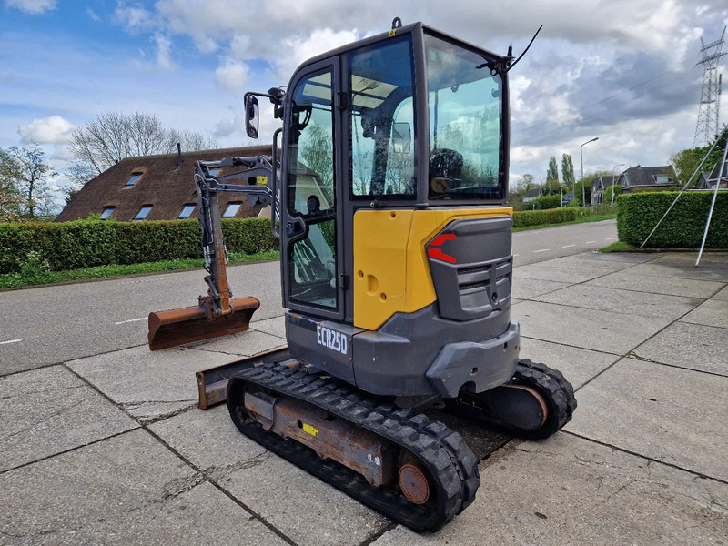 Volvo ECR25D met 2562 uur - Mini bager: slika Volvo ECR25D met 2562 uur - Mini bager Volvo ECR25D met 2562 uur - Mini bager: slika Volvo ECR25D met 2562 uur - Mini bager
