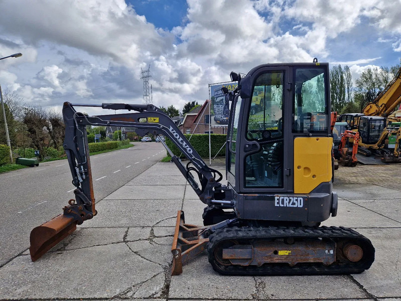 Mini bager Volvo ECR25D met 2562 uur: slika Mini bager Volvo ECR25D met 2562 uur